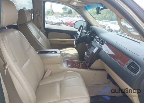 2008 Chevrolet Tahoe Ltz z USA, uszkodzony, nr VIN 1GNFK13068R236818